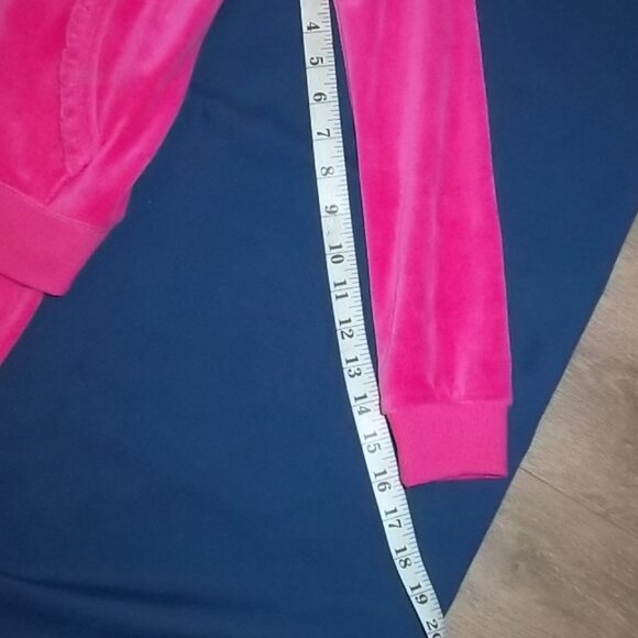 Juicy Couture - Picture 3 of 13